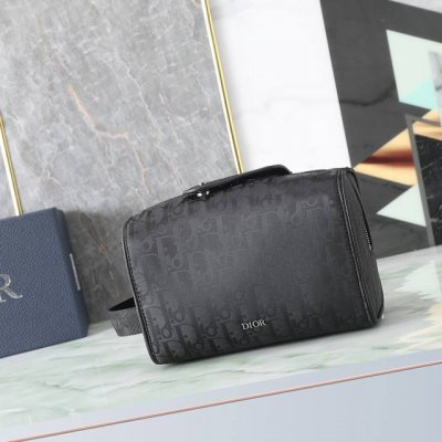 Dior Lingot洗漱包尺寸21.6×12.5×10.5 长×高×宽 黑色科技面料Oblique Mirage 编号:2Adca418Swc_H00N_Tu