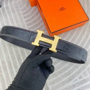 爱马仕 特种皮腰带系列 ，原厂五金精品不锈钢扣，手感柔软舒适 宽3.8Cm。