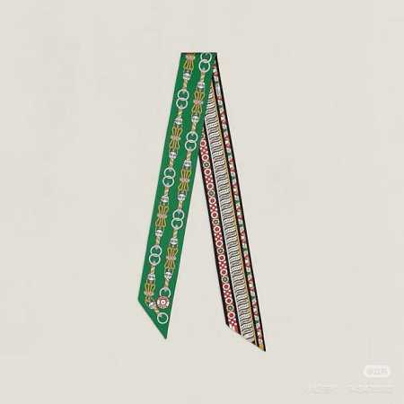 Hermes Twilly“Harnais En Rosace” 爱马仕Hermes Harnais En Rosace Twilly小丝巾 Twilly小丝巾 - 点击图像关闭