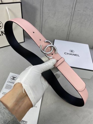 宽度3.0Cm Chanel 香奈儿 细纹牛皮金 银 枪 色金属钢扣。