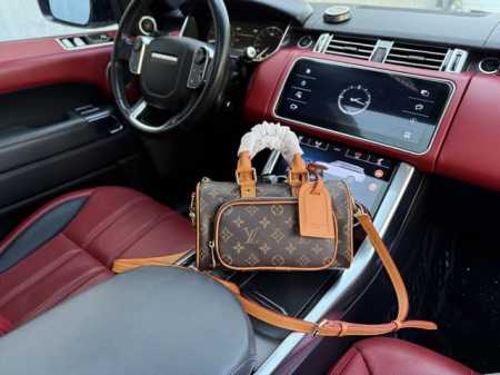 高端货 “Louis Vuutton”Lv单肩包 路易威登斜挎 差包 M14981 Louis Vuitton Keepall 金色硬件双手柄 Monogram - 点击图像关闭