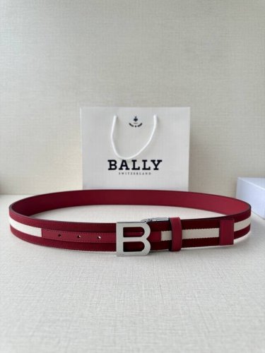 Bally 巴利 专柜同款 男士腰带 宽3.4Cm 这款选用反面枣红进口牛皮精制而成 正面金属扣 简约百搭 可调式长度可轻松匹配完美尺寸