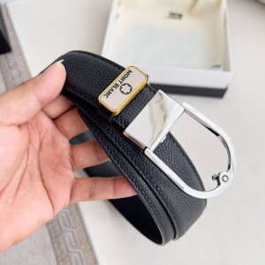 品名：万宝龙.Montblanc原单·腰带·皮带P200 型号：挂扣，新款原版经典精品挂扣，实物拍摄，原版头层牛皮 材料：百分百头层牛皮，保证真皮。双面可用专柜