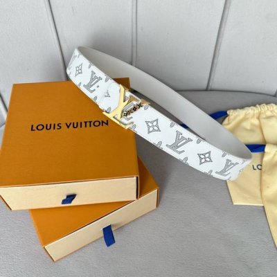 圖片包裝10 寬度：40Mm Lv Pyrmide Truck L Oeii雙面腰帶 驢家 海外原單代特供 面為進口小牛皮壓飾有標誌性品牌圖案效果工藝 原廠配色