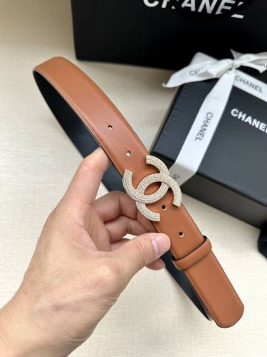 特 宽度3.0Cm Chanel香奈儿简约时尚潮流百搭平滑扣施洛华水晶满钻金属钢扣、牛皮皮带女款 此腰带多色可选！