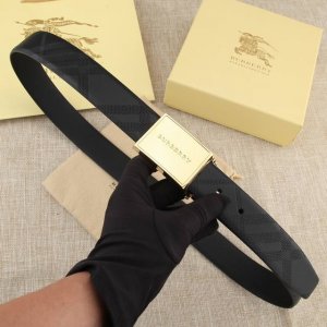MADE IN ITALY 批 配全套专柜包装 品牌：巴宝莉 扣头材质：精品实心扣 产品详情：BURBERRY 巴寶莉 專櫃同步 皮帶進口頭層原版皮， 3.4C