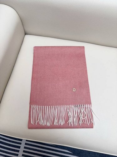 顶级原单对版质量 对版品质升级 Lp羊绒世家，羊绒界的新贵，只做最好的皮雅娜冬季新款男女都可以用 Lp素色长巾 ，自己可以去看看哦，他家的价格p估计会让你却步，