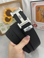 品名 爱马仕.Herm S 原单 材质 原单牛皮腰带 百分百头层牛皮腰带保证真皮 24K纯钢扣 专柜原单品质 做工精细 时尚大牌 送人自用首选 包装 请认准如图