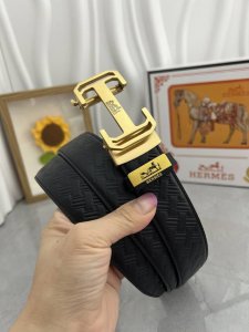 品名：爱马仕.HermèS 自动带 材质：原单牛皮腰带 百分百头层牛皮腰带保证真皮，24K纯钢扣，专柜原单品质、做工精细，时尚大牌，送人自用首选 包装： 请认准