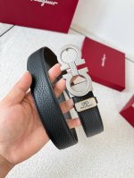 品名：菲拉格慕.Ferrgamo腰带 皮带 原单 型号：挂扣，纯铜材质经典挂扣，实物拍摄，头层牛皮 材料：百分百头层牛皮，保证真皮。纯铜材质，真空电镀永不掉色，