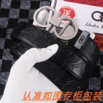 男士腰带：菲拉格木原单 男士皮带：百分百头层牛皮，保证真皮。24K纯钢扣双面可用专柜同等质量， 送人自用首选 包装： 请认准如图专柜包装，赠送打孔器，银联发票，