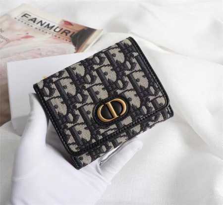 Dior 2025 2088颜色 黑色 尺寸 11*10*2 Dior专柜最新款火爆登场！采用头层牛皮，做工精致， 媲美专柜！多功能小钱包，超级实用！ - 点击图像关闭
