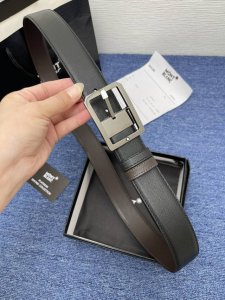 Montblanc万宝龙 全套包装 宽3.5Cm 采用头层牛皮 精品扣头 自由裁剪商务休闲皮带