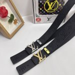 品名：Lv..路易..威登 材质：原单牛皮腰带 百分百头层牛皮腰带保证真皮，24K纯钢扣，专柜原单品质、做工精细，时尚大牌，送人自用首选 包装： 请认准如图专柜