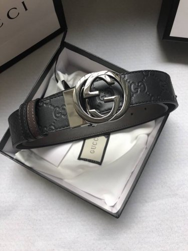 配送专柜全套礼盒包装。古驰：原单头层牛皮压G面，内衬头层小牛皮底，搭配原单旋转扣,原产皮料定制，专柜宽度3.8