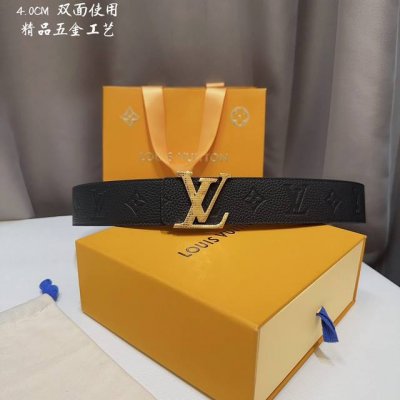 同步 Lv路易男士 宽度4.0 Cm 简单大方 精品五金 双面进口皮 佩戴效果非常不错 送礼自用最佳推荐