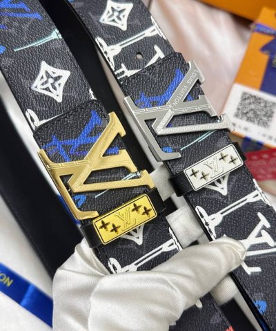 皮带：Lv.路易威登顶级复刻- 腰带：原单品质百分百进口原厂头层牛皮，保证真皮。雾面镜面设计工艺.真空电镀.永不掉色.24K纯钢扣头层小牛皮涂鸦手绘油画系列双面