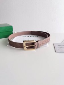 特 Bv 新款女士编织腰带 纯手工Intreccio大格子编织 双面意大利小牛皮搭配复古金色针扣 宽度25Mm 颜色: 奶茶色 奶茶色