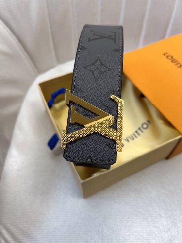 L V 原单面料灰老花带身 内衬头层小牛皮底 五金可随意搭配 原产皮料定制 专柜宽度4.0