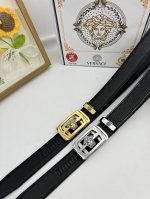 品名：Versace.范思哲 自动带 材质：原单牛皮腰带 百分百头层牛皮腰带保证真皮，24K纯钢扣，专柜原单品质、做工精细，时尚大牌，送人自用首选包装： 请认准