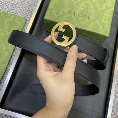 高端品质，实物拍摄 配全套礼盒 ：Gucci 專櫃最新升华版本 寬度38毫米 進口小牛皮壓花衬托稀缺的原廠意大利樹膏皮 搭配做工精緻的gg扣