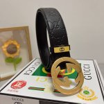 品名：古奇.Gu...Ci 原单 材质：原单牛皮腰带 专柜原单品质、做工精细，时尚大牌，送人自用首选 包装： 请认准如图专柜包装赠送打孔器手提袋专柜礼盒宽度3.