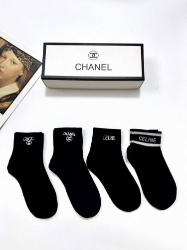 配包装 一盒4双 Chanel 香奈儿 Gucci Celine 欧美大牌爆款字母刺绣Logo 短筒袜 专柜同步发售Ing ，巨多明星红人同款！纯棉混纺材质，超