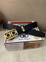 品名：菲拉格幕 原单皮带 材质：原单牛皮腰带 百分百头层牛皮腰带保证真皮，24K纯钢扣，专柜原单品质、做工精细，时尚大牌，送人自用首选 包装： 请认准如图专柜包