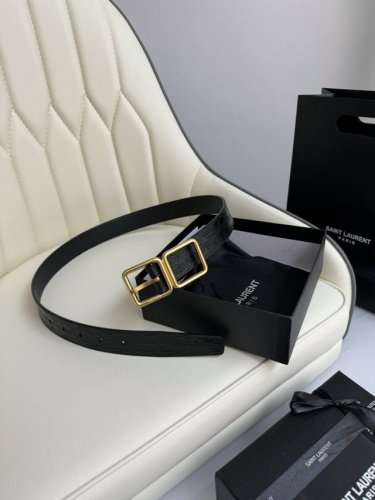 代购级 2024 开春秀款saint Laurent 圣罗兰女士腰带皮带 原厂真金电渡扣头，意大利原厂皮，宽3.0Cm，代购级。