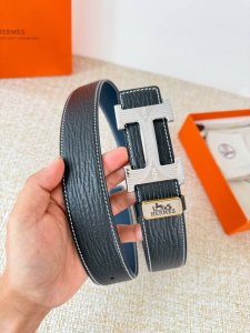 品名： 爱玛仕.Hermes腰带 皮带 原单 型号：挂扣，经典纯钢材质扣头，双面头层牛皮，图片实物拍摄 材料：双面头层牛皮，挂扣系列，纯钢材质扣头，镀钯电镀工艺
