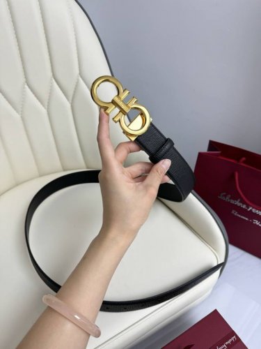特 Ferragamo.菲拉格慕 全套包装 宽度3.5cm 高级定制款男士皮带 双面进口牛皮 可双面使用 自行选择搭配 真材实料 很有质感 时尚经典不失风范 搭