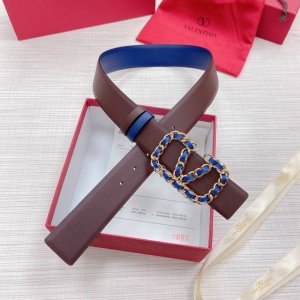 配送专柜全套包装 等级：专柜同步.原版包装.代购级别 材料：Valentino 此款采用进口原版皮搭配纯铜经典V字扣 多色可选 双面用设计 时尚潮流 专柜宽度：
