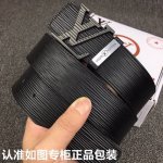 品牌：Lv.路易威登 型号：原单！请认准如图专柜包装 等级：意大利进口百分百头层牛皮，Lv.路易威登，水波纹系列，世界著名奢侈品品牌。进口头层牛皮，国外专柜有同