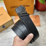 Lv.路易威登 宽40Mm双面原版小牛皮 搭配单钌钯电镀扣 完美的手感.油边 出众的设计.风格 高贵奢华 时尚大方 高清实拍 货真价实 品质保证 双面用