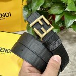 图片包装＋10 Fendi 芬迪 专柜同款 宽3.0Cm 双环正反用腰带 Ff按钉搭扣 黑色Cuoio Romano皮革材质 反面面料带有烟草灰和黑色Ff图案