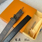 原版包裝 驢家女士腰帶 寬度3Cm 全新風格定制帆布面料襯托細膩的進口小牛皮 皮帶末端有金色金屬花卉點綴 花卉側面視有Logo鋼印標識 搭配新款字母搭扣 雙面用