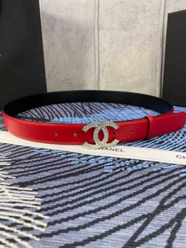 宽度3.0Cm Chanel 香奈儿 此款女士腰带采用新款柔软的进口小牛皮支持Nfc扫码链接。金 银色镶钻金属钢扣。
