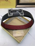 巴宝莉：原单头层野牛皮面：内衬头层牛皮底.正反两面可用.搭配原单扣，原产皮料定制，专柜宽度3.8