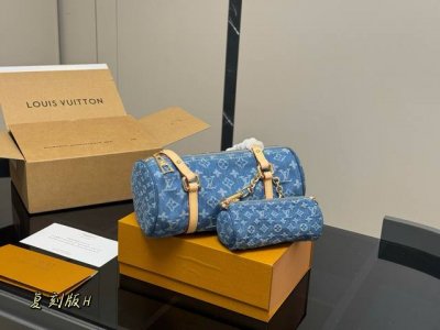 配折叠盒飞机盒 Size：27*13Cm 大包 15*6.5Cm 小包 Lv 丹宁牛仔新款 出货就是王炸 这次经典复刻最喜欢的就是单肩巴比龙谁看了不心动 非常适