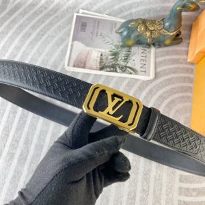 lv 特种皮腰带自动带系列 ，原厂五金精品不锈钢扣，手感柔软舒适 宽3.5Cm