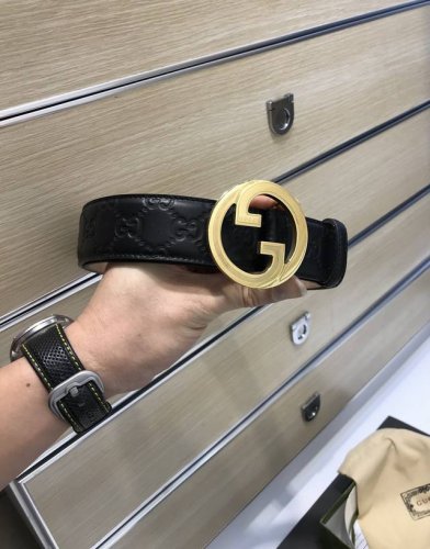 配送专柜包装 打孔针 特 特 宽38Mm， 原单进口双面头层小牛皮，搭配原单钌钯电镀双G花纹钢扣，手感.油边近乎完美，原产皮料定制，质感无可挑剔，出众的细节，高