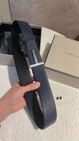 Tomford汤姆福特男士T字搭扣双面腰带，不一样的精致生活，不随大流拥有自己的时尚审美，一道独特的亮丽风景，彰显自我。4.0Cm