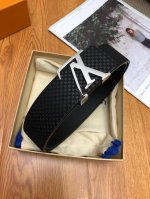 配全套包装盒 Lv：路易威登 Louis Vuitton 正版开模 此款腰带双面采用意大利原厂定制进口牛皮带身 精密电镀标志性五金搭扣 对版专柜足宽4.