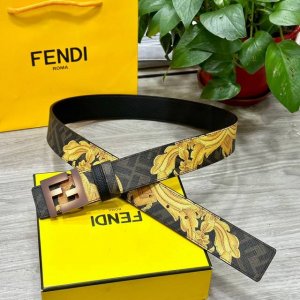 fendi 芬迪 专柜同款 宽4.0Cm 双环正反用腰带 Ff按钉搭扣 黑色Cuoio Romano皮革材质 反面面料带有烟草黄和黑色Ff图案 四方满钻金属饰面