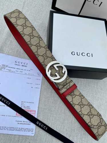特P180 宽度4.0Cm Gucci 最新款双面腰带，一侧为Gg Supreme帆布，反面一侧为枣红色头层小牛皮。配以互扣式双G旋转扣头采用真空电镀/
