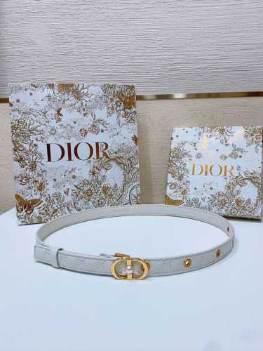 Dior Montaigne Jolie Belt 光滑小牛皮和白色树脂珍珠 饰有*Christian Dior*标志 羊皮菱格腰带2.0Cm