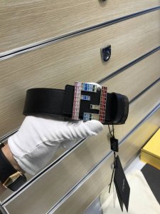 配送专柜包装 打孔针 特批新款 Fd 宽38Mm 支持Nfc 芯片扫描，标志造型 皮带，原版亚克力彩方钻扣，进口原版老花纹配制粒面小牛皮，高端大气，镀金表面金属