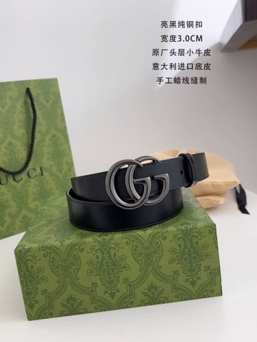 古～奇 顶级货品，原厂亮面头层小牛皮，意大利进口小牛皮 皮质总体手感柔软适中。顶级