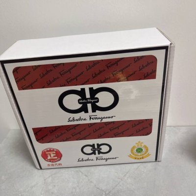 品名：菲拉格幕 原单皮带 材质：原单牛皮腰带 百分百头层牛皮腰带保证真皮，24K纯钢扣，专柜原单品质、做工精细，时尚大牌，送人自用首选 包装： 请认准如图专柜包