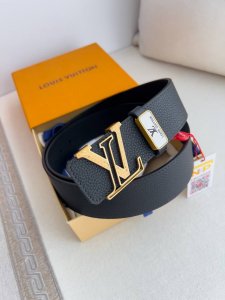 品名： Lv..路易..威登腰带皮带原单 型号：挂扣，经典纯钢材质挂扣，头层牛皮，图片实物拍摄 材料：头层牛皮，挂扣系列，纯钢材质扣头，钯镀电镀工艺永不掉色。原